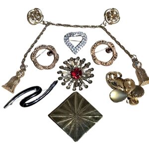 Vintage Lot of 8 Assorted Brooch’s Pins Rhinestone Heart Goldtone Metal